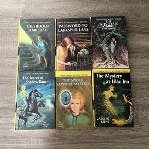 Vintage Nancy Drew book bundle